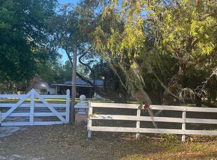7098 County Road 558, Center Hill, FL 33514