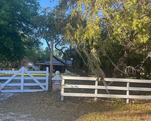 7098 County Road 558, Center Hill, FL 33514