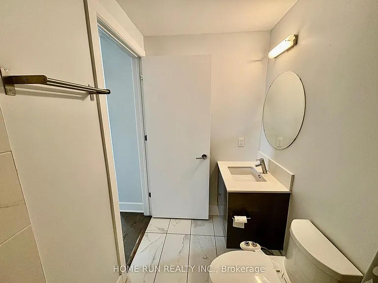 255 Bay St #3 — Photo 27