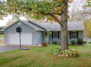 9058 Hobbit Cir, Kalamazoo, MI 49009