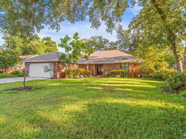 2752 Honeywood Dr, Pensacola, FL 32514