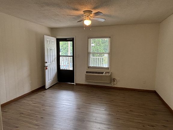 2nd image of 867 N Gallaher View Road Northwestunit #204