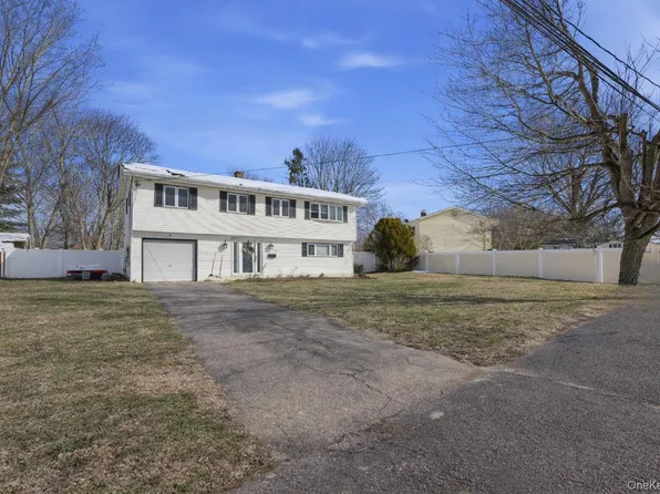 63 Ferris Avenue, Brentwood, NY 11717