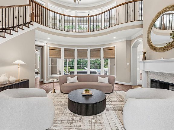 2nd image of 30 Freestone Pl