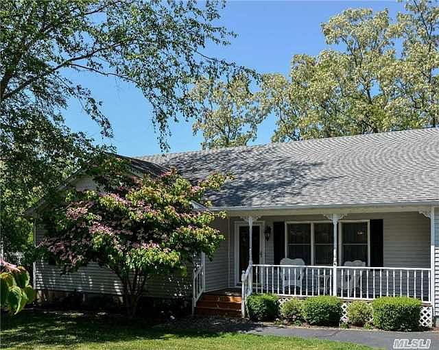 1st image of 370 Willow Dr