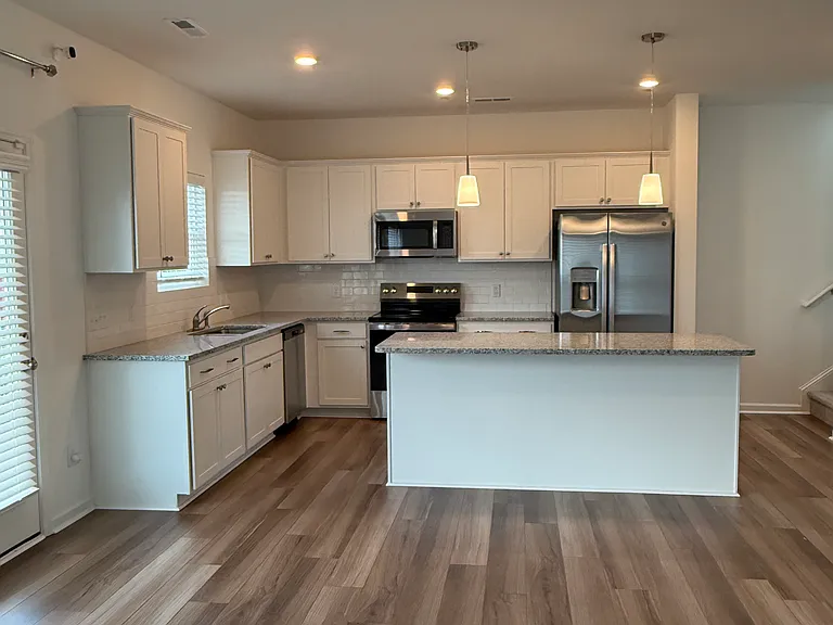 4736 Bell West Dr — Photo 7
