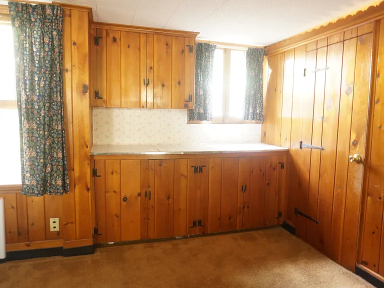 187 Edgemont Rd #R2 — Photo 9