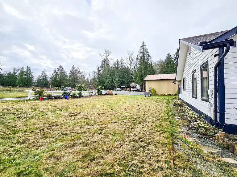 22270 Bulson Rd — Photo 17