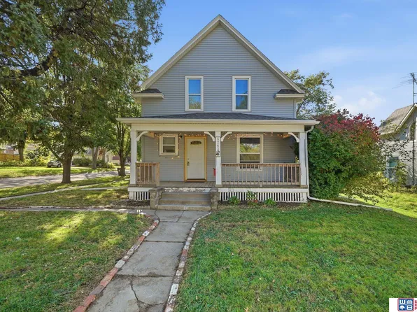 5243 Walker Ave, Lincoln, NE 68504