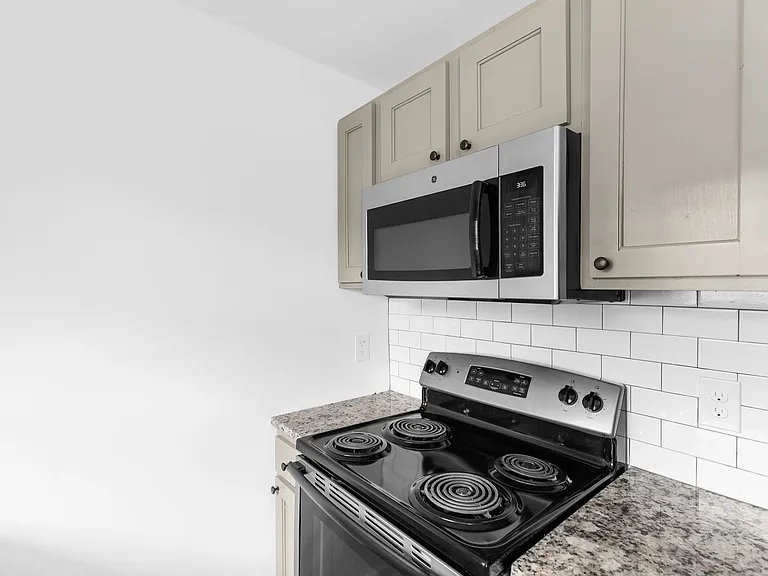 Linridge Apartments — Photo 11