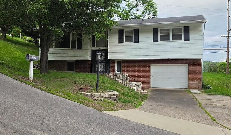 1st image of 1224 Buena Vista Ln