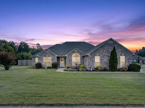 2nd image of 15169 Lancelot Cir