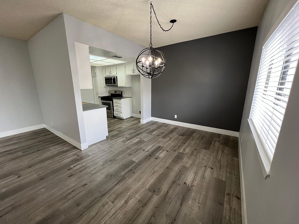 Dining Room & Kitchen