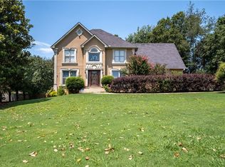 969 Lakeview Rd, Grayson, GA 30017