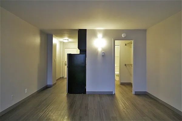 1671 N. Prospect Ave. — Photo 18
