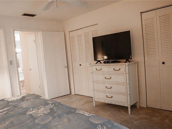 4th image of 10 Vista Palm Ln