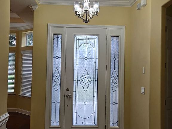 3rd image of 296 Ellsworth Cir