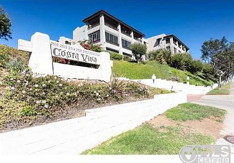 2nd image of 2540 Clairemont Dr Unit 205