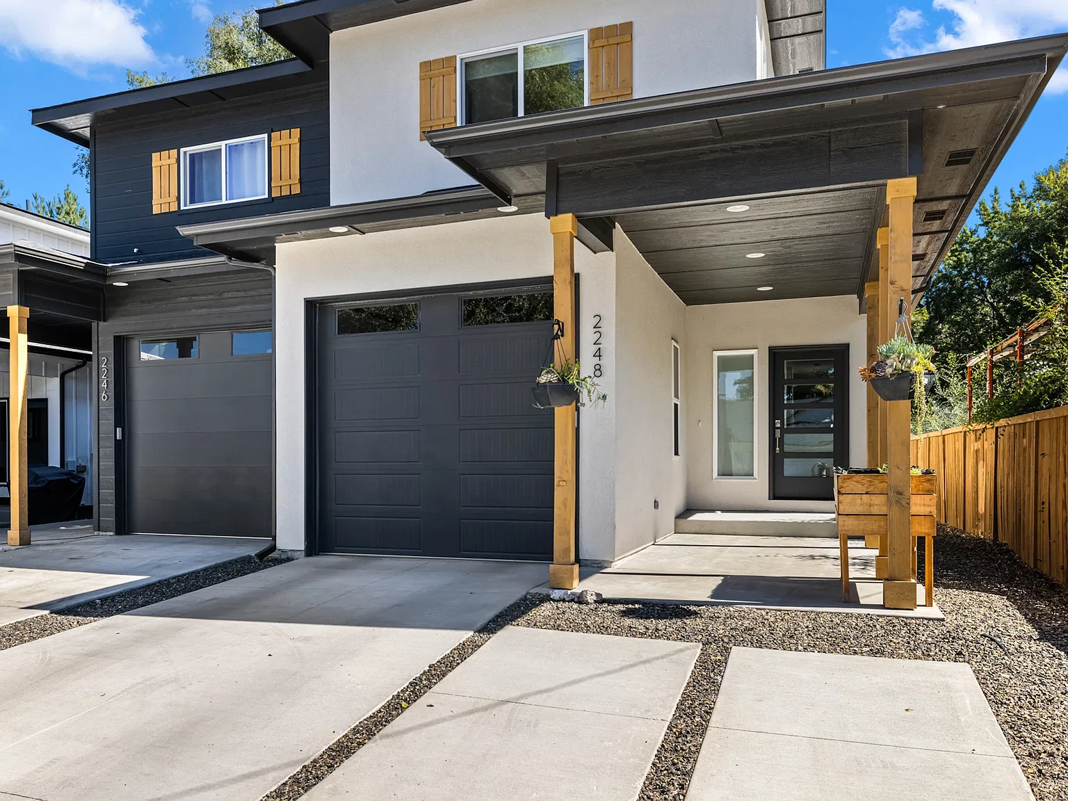 3 bed, 3.5 bath, 2066 sqft, $4,500 — Photo 2