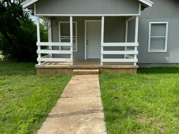 801 E 5th St, Coleman, TX 76834