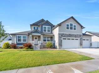 395 E Mount Ellen St, Eagle Mountain, UT 84005