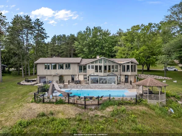 W8255 Buttercup Ct, Wautoma, WI 54982
