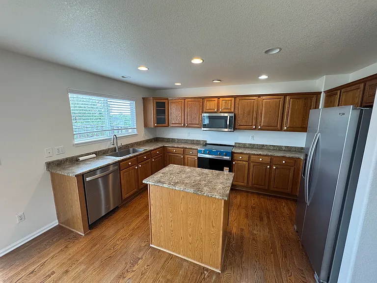 10549 Laurelglen Cir — Photo 8