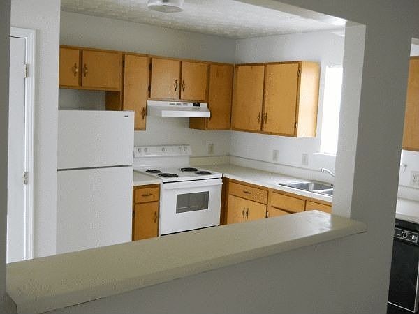 2nd image of 189 Debbie Ln