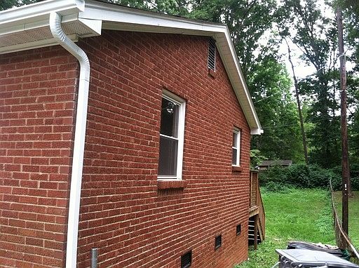 3rd image of 1828 Finchley Dr