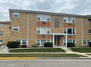 7134 Riverside Dr APT 2N, Berwyn, IL 60402