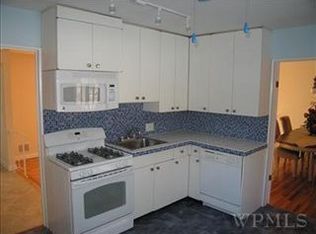 205 Hanson Ln, New Rochelle, NY 10804