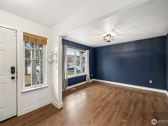 3rd image of 15403 105th Avenue SE
