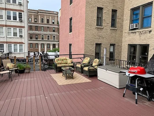 Rented by Dynamik Realty | media 22