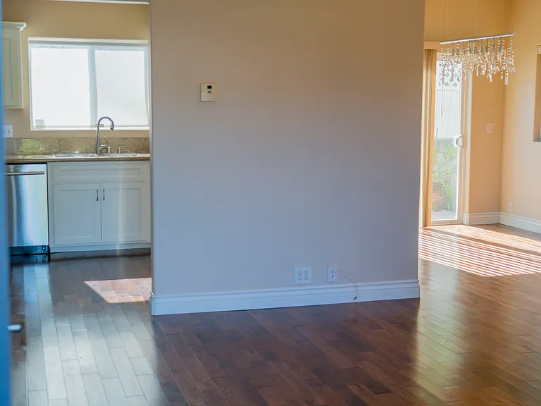 529 S Bandini St — Photo 3