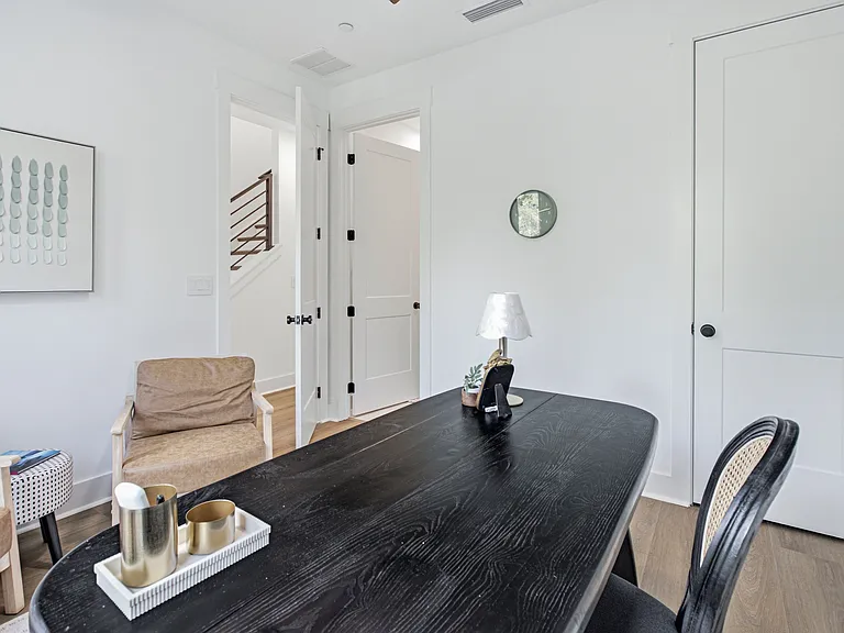 2044 Prudential Dr — Photo 33