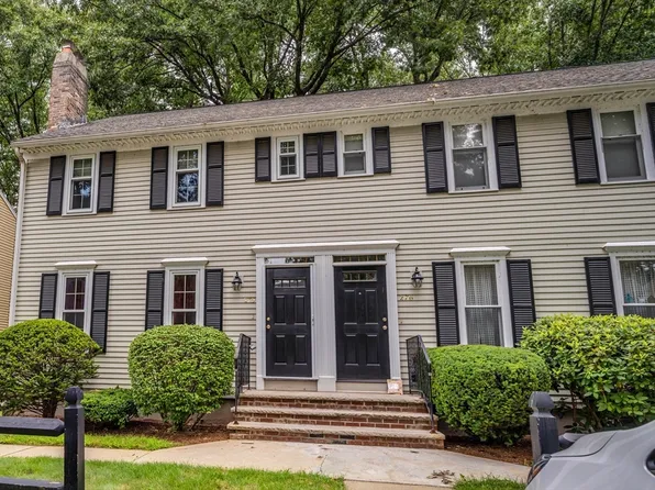 275 Wellman Ave #275, North Chelmsford, MA 01863