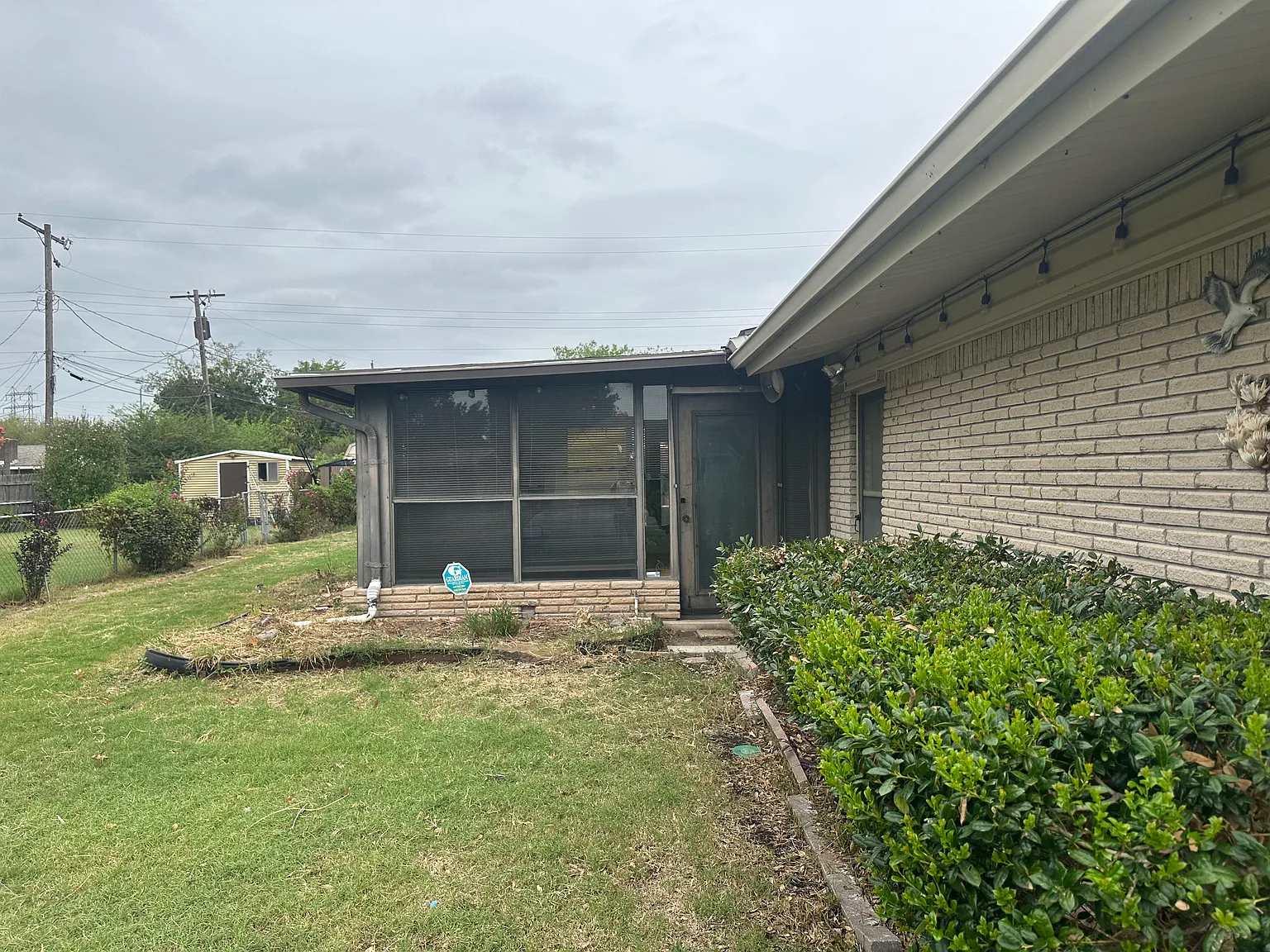 3 bed, 1995 sqft, $1,700 — Photo 3