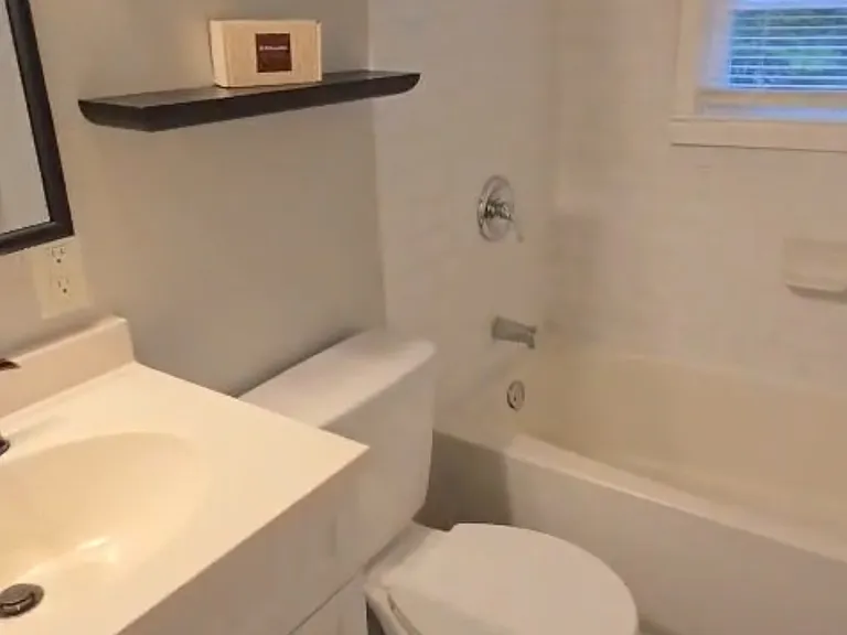 425 Dorsey Rd #R — Photo 12