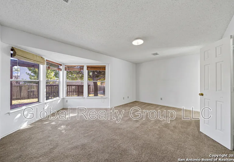 2913 Candleberry Dr — Photo 15