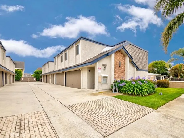 7922 Glencoe Dr, Huntington Beach, CA 92647