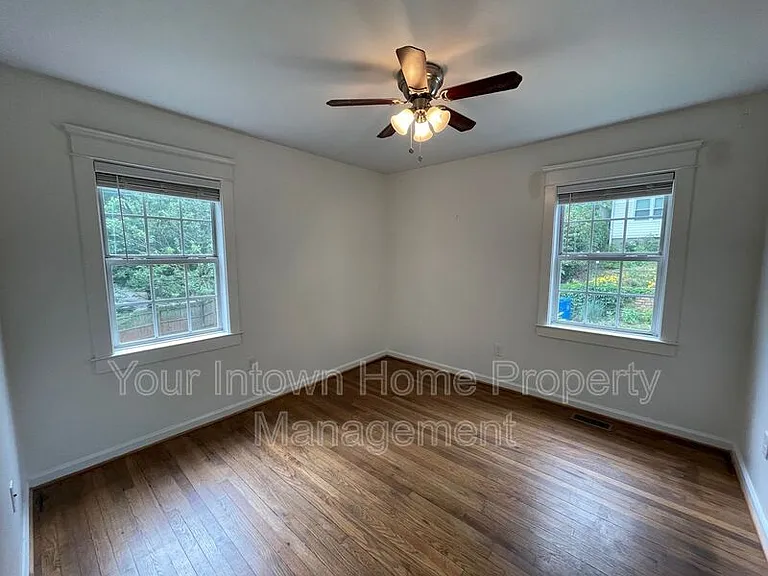 445 Gift Ave SE — Photo 21