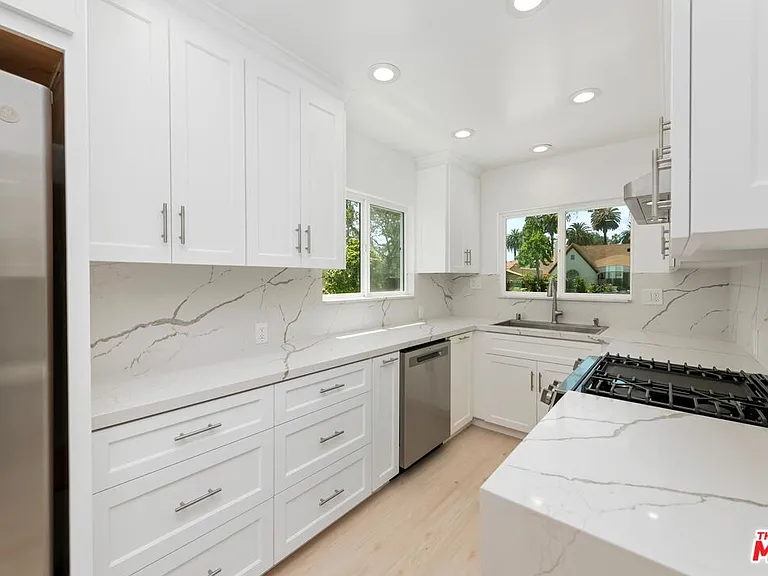 2316 Selby Ave — Photo 13