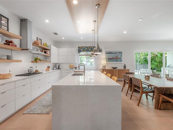 3rd image of 4207 W JETTON AVENUE