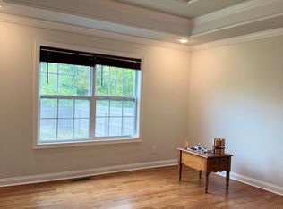 123 Meadowbrook Cir, Bowling Green, KY 42101