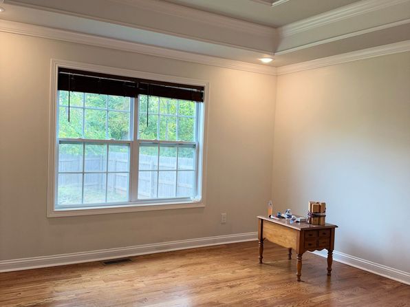 123 Meadowbrook Cir