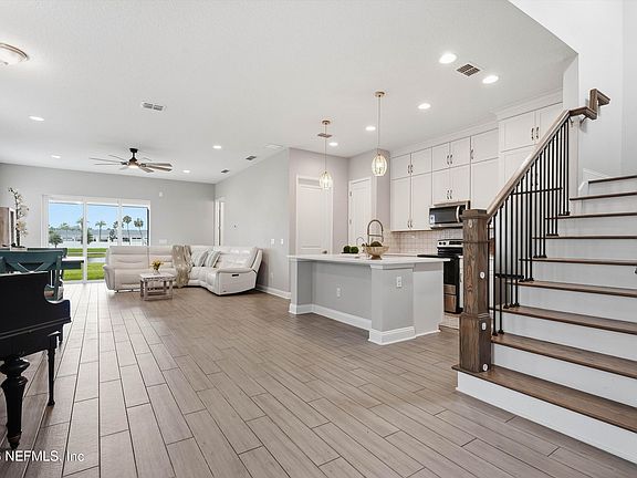 4th image of 385 RUM RUNNER Way