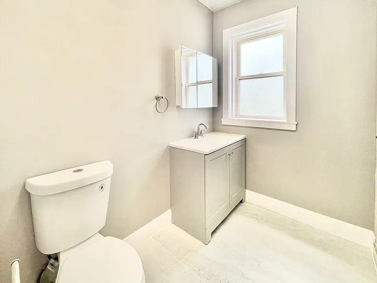 2809 W Lunt Ave #B3 — Photo 4