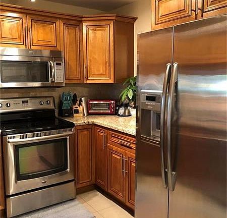 5th image of 4285 SW 49th Ct