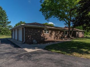 5808 N Maple Rd, Saline, MI 48176