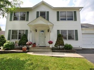 26 Windrose Way, Watervliet, NY 12189